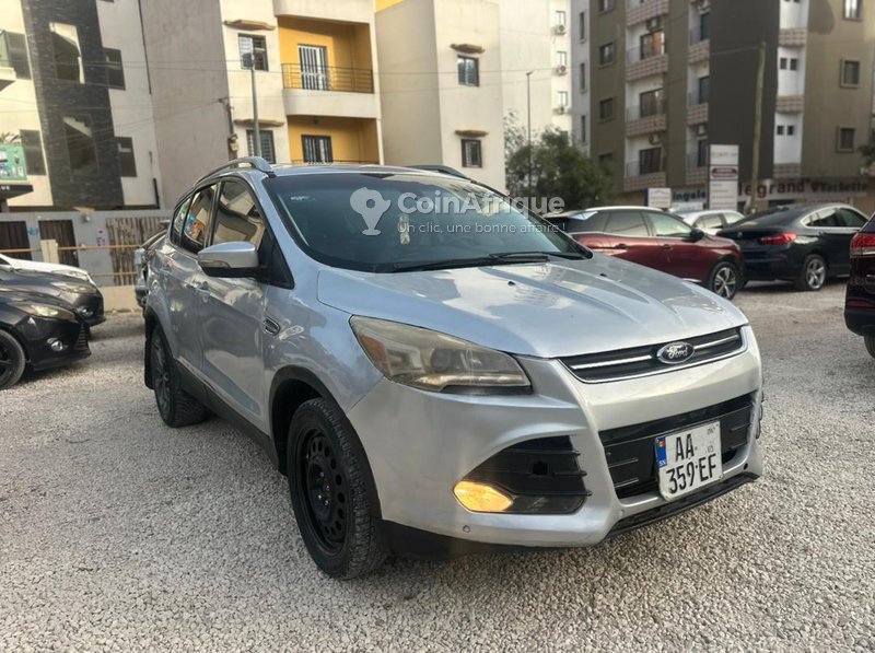 Ford Escape Titanium 4x4 - 2015 - Très équipée
